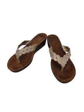 Walking Comfort Wedge Scalloped and Beaded Thong Strap Sandals Size 40/US 9